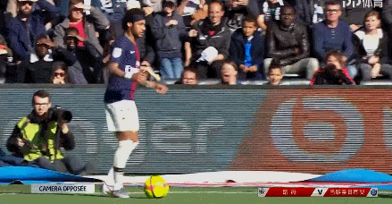 法兰克福主帅：输球确实难受，但比结果更重要的是重建信心（法兰克福主帅：虽败心痛，重建信心比结果更关键）