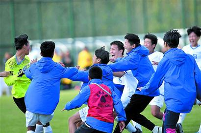 湖人惨败，詹姆斯赛后暗示球权分配有问题，没有打出团队篮球（湖人大败，詹姆斯赛后指球权分配存问题，团队篮球未能打出来）
