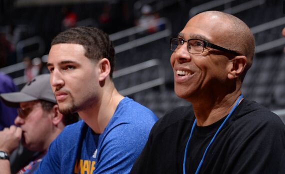 主裁在河南队获单刀时吹停比赛，是因为卡多索回接越位在先（河南队单刀被吹停，主裁判判定卡多索回接越位在先）