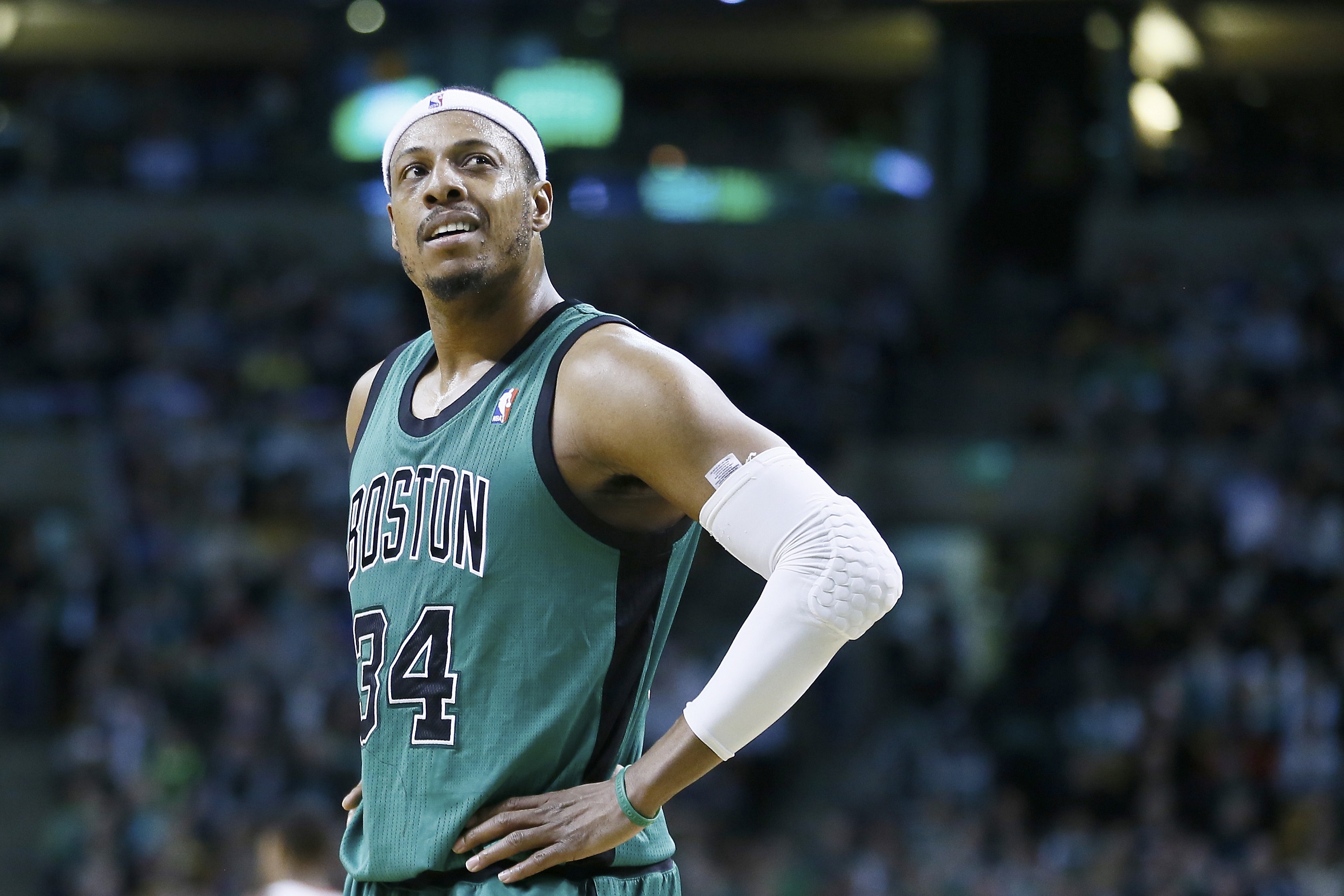 英超-狼队0-3曼联：送副班长首胜？NO！阿莫林要逼近欧冠区｜前瞻（英超-狼队0-3曼联：拒做送分童子，阿莫林剑指欧冠区｜前瞻）