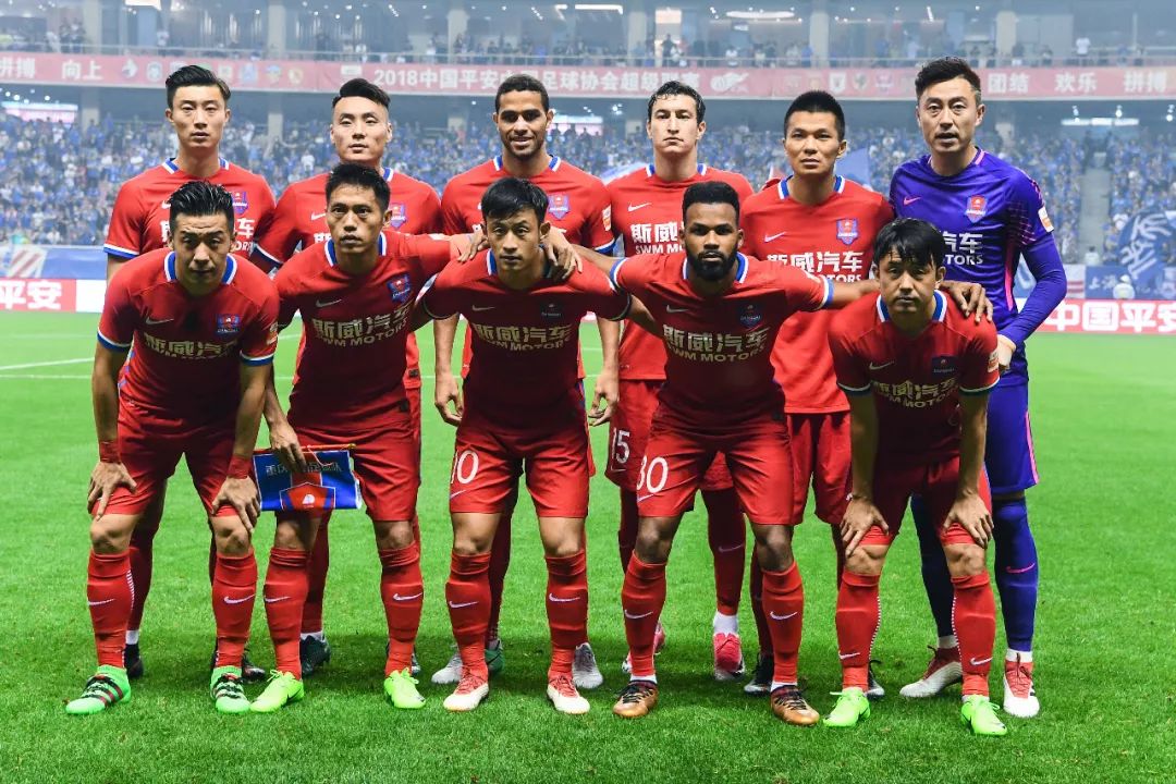 格拉斯纳：带法鹰夺欧联杯冠军永远难忘；格伊是位低调的领袖（格拉斯纳：与法鹰捧起欧联一生难忘；格伊是一位谦逊的领袖）