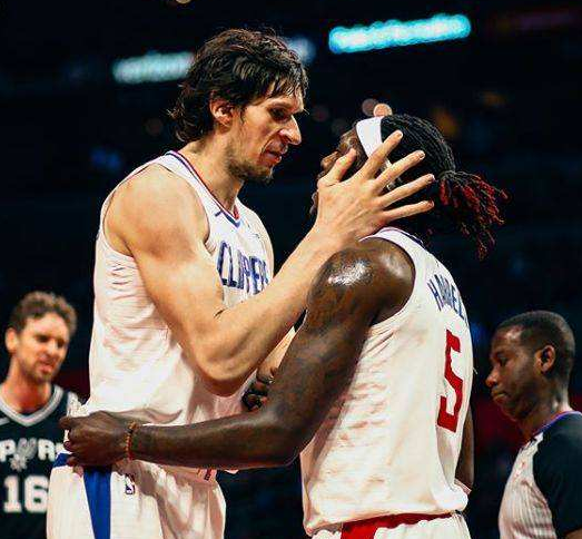 半场3-0萨格勒布迪纳摩，贝蒂斯队史第二次欧战上半时打进3球（贝蒂斯半场3-0领先萨格勒布迪纳摩，队史第二次在欧战上半场打入三球）