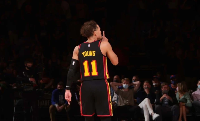 杰伦·约翰逊30+12+12助老鹰终结连败，首次连场三双（30+12+12！杰伦·约翰逊率老鹰止住连败，生涯首次连两场三双）