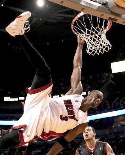 美记：鹈鹕已将锡安摆上交易货架，只要能换回实际的回报即可（美记：鹈鹕将锡安列入交易名单，只要报价合适即可出手）