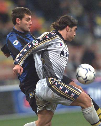 英媒：罗克回归巴甲后浴火重生，曼联盼补强锋线已对他关注（英媒：罗克重返巴甲强势复苏，曼联为补强锋线已将其纳入考察）